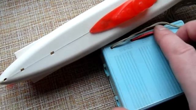 Детская игрушка СССР Подводная лодка с пультом управления. Работает. Лот 00364 смотреть онлайн