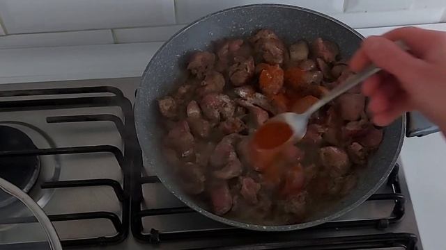 Куриная печень в ореховом соусе со сливками. смотреть онлайн