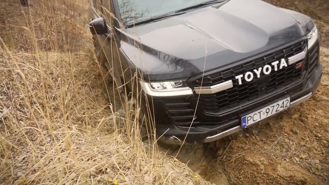Najnowsza, największa i najdroższa. Toyota LC 300 w Terenwizji смотреть онлайн