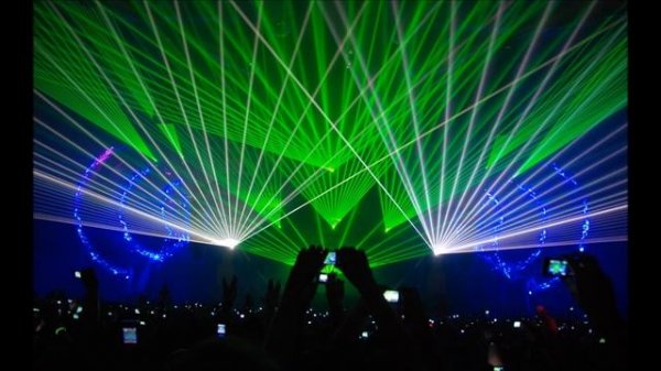 Martin Garrix Animals vs Tsunami (Remix)