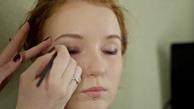 Праздничный макияж глаз в золотых тонах смотреть онлайн