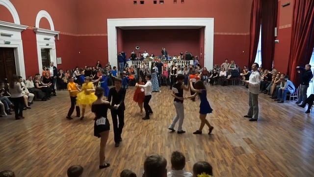Хастл дети дебют (2) Турнир по хастлу и танго День танца ВДНХ 2016. смотреть онлайн
