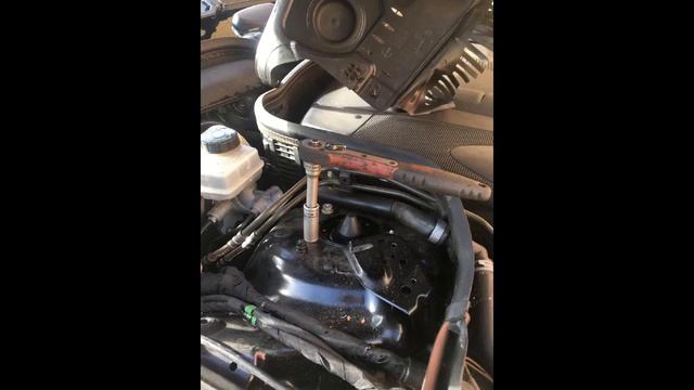 2008 E class Mercedes front shock replacement (Gas) смотреть онлайн