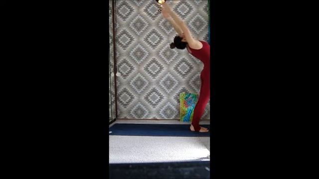 Занятие по Йоге от МБУ КДЦ "Октябрь", преподаватель ТабаковаЕ.П., "Приветствие Луне" смотреть онлайн