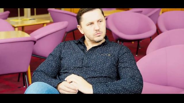 Контртенор Юрий Миненко в интервью с Оленой Токар смотреть онлайн