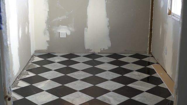 Day 1: Our Mudroom Progress and Checkerboard Flooring + A NEW SERIES! смотреть онлайн