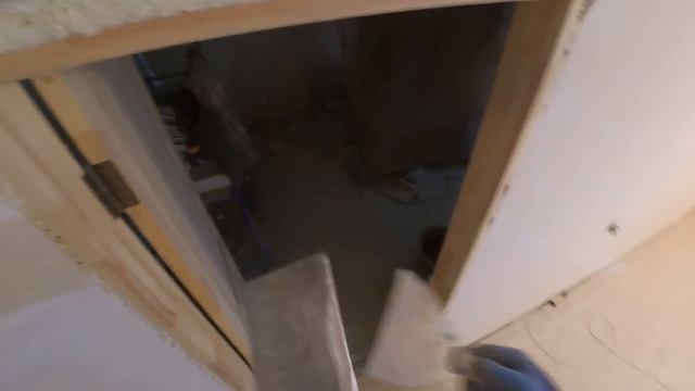 Чем заделать Щель 2 см. между Наличником и Проемом. На монтажную пену шпаклевать нельзя. смотреть онлайн