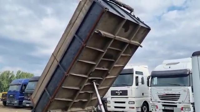 MERCEDES-BENZ 1317 3x tipper , Manual Pump, full Steel @karotruck2962 Tipping смотреть онлайн