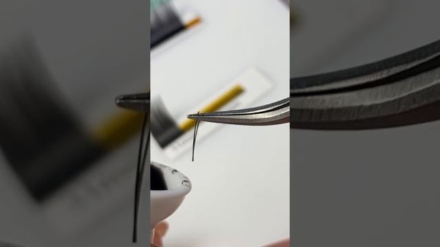 2D Classic lashes with flat lashes | lash tech youtube short смотреть онлайн