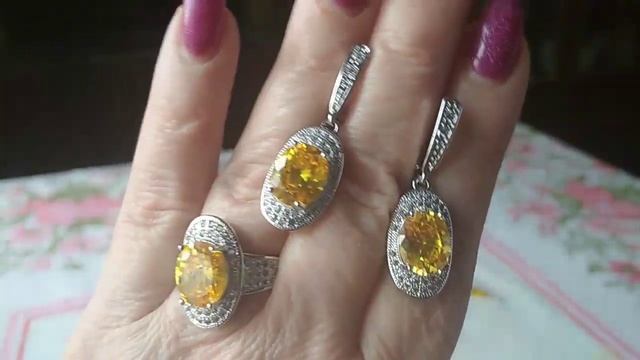 Жёлтый-это Главный цвет, потому что это - Свет! смотреть онлайн