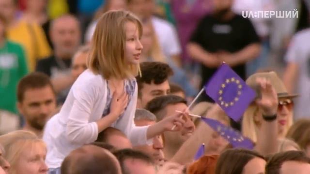 Концерт на Європейській площі Безвіз - странная девочка смотреть онлайн