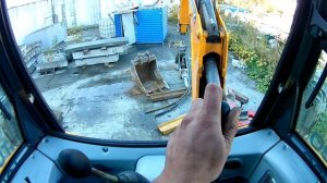 как сменить навесное оборудование на эксковаторе погрузчике