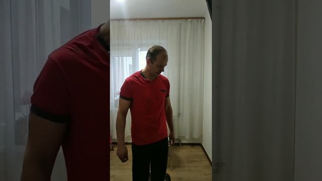 Гантели и стул. Dumbbell's and chair. смотреть онлайн
