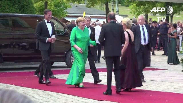 Germany's Merkel attends opening of Bayreuth Festival смотреть онлайн