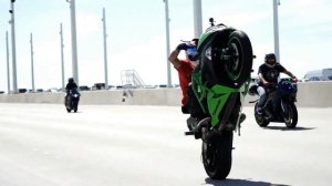 Воздушная Кукуруза (Popcorn) – ударник Стив Мур и такие же обезбашенные мотоциклисты