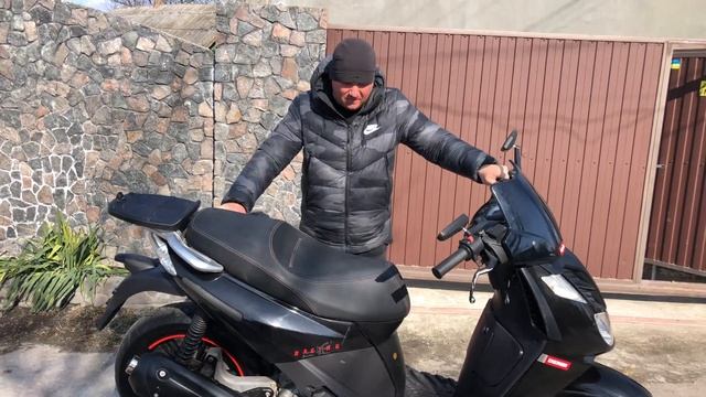 Скутер Aprilia Sportcity 250 смотреть онлайн