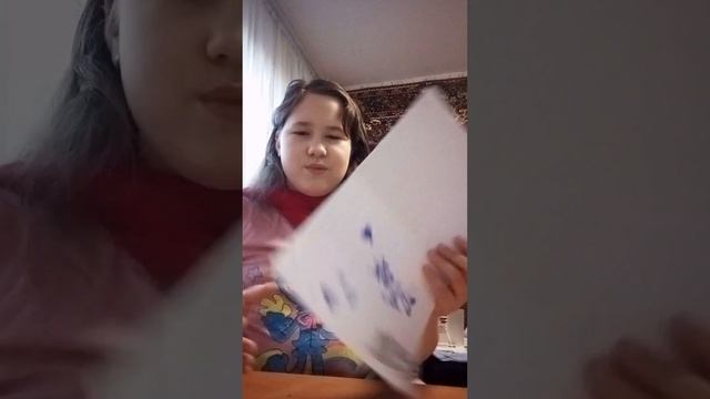 показываю свои вещи и картину фигурки картинку маленькую книга fnaf. смотреть онлайн