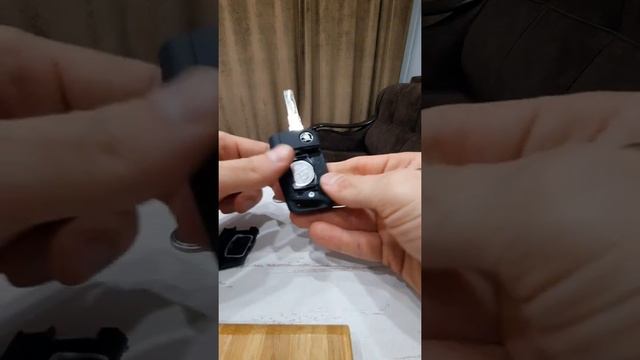 Шкода замена батарейки на ключе смотреть онлайн