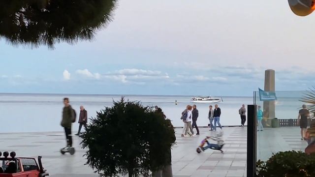 Ялта сегодня. "МНОГОЕ ПОСМОТРЕЛИ и ХОТИМ ЕЩЕ" Крым 2022. смотреть онлайн