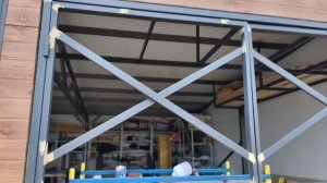 Изготовление ворот в гараж из сэндвич-панелей.