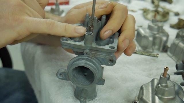 Carburetor Jetting: Idle Jet Removal смотреть онлайн