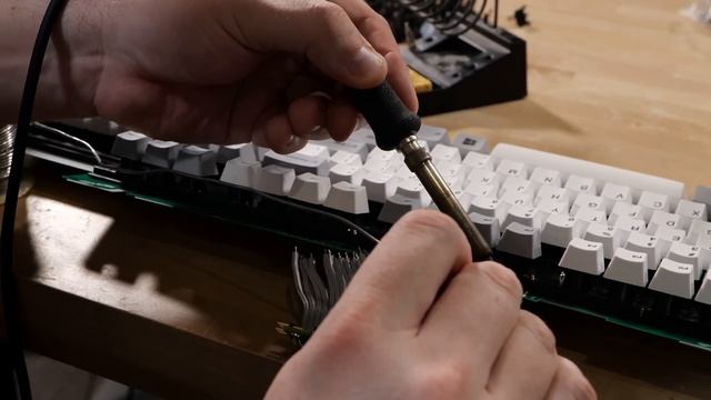 Improving The Greatest Keyboard of All Time! Model M + QMK = Awesome смотреть онлайн