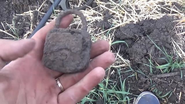 МЕРТВАЯ ДЕРЕВНЯ! НАХОДКИ УДИВЛЯЮТ! смотреть онлайн