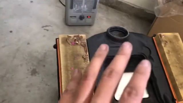 Engine air filter change | Mercedes-Benz W204 смотреть онлайн