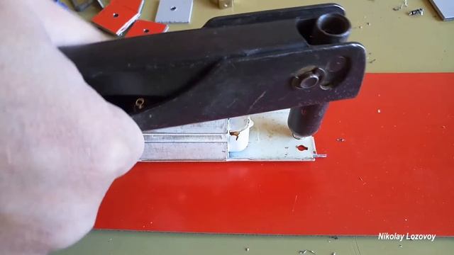 Простой люминесцентный светильник , для рассады! смотреть онлайн