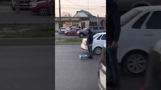 Раздача воды и фиников на ифтар смотреть онлайн