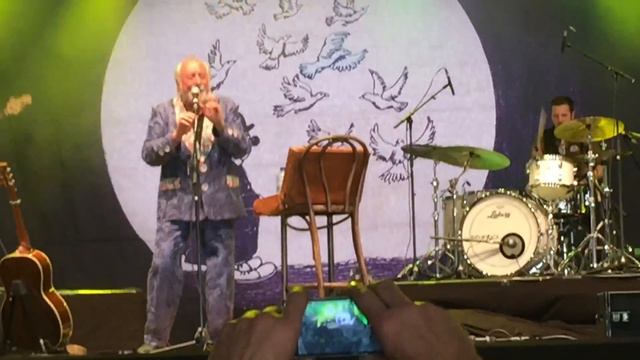 Urbanus en de Fanfaar - Hittentit @ Pinkpop 15-6-2015 смотреть онлайн