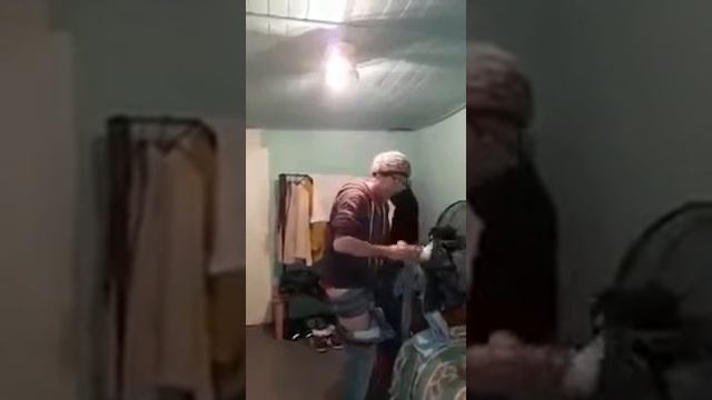 Электрик 200-го уровня.Прошу,не повторять!!!!) смотреть онлайн