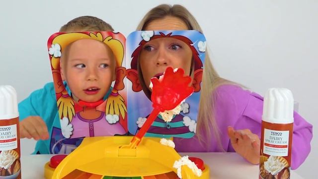 Pie Face challenge for kids - Funny family game смотреть онлайн