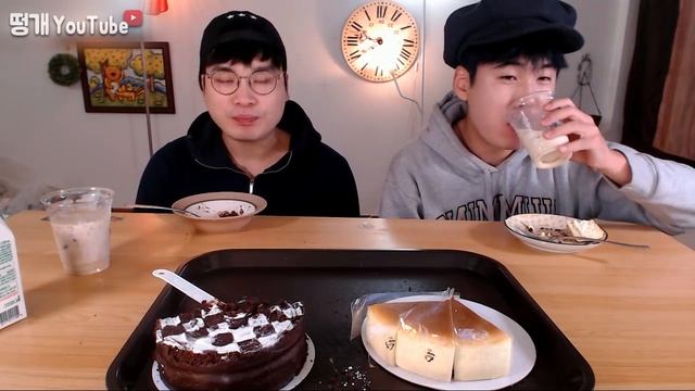 [디저트] 케이크 2종류 [엔틱브라우니,엔틱치즈] 먹방 (16.10.28) смотреть онлайн