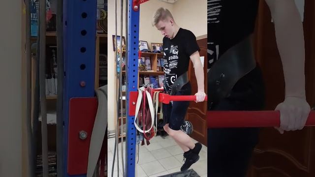 отжимания на брусьях с гирей 24кг смотреть онлайн