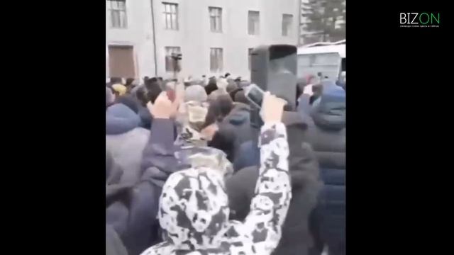 "Город Павлодар, площадь наша. Сотрудники с нами" смотреть онлайн