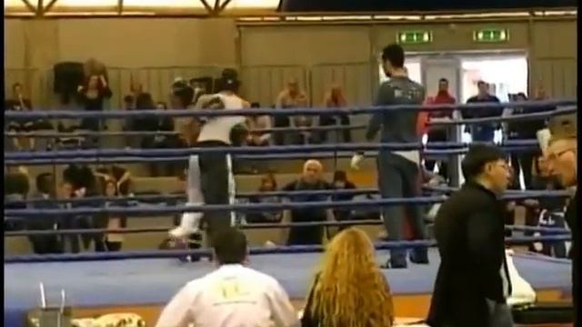 Francesco Costigliola (angolo rosso) Vs Marco Presutto (angolo blu) смотреть онлайн