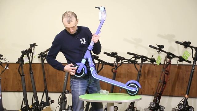 Ninebot EKickscooter Zing E8 детский электросамокат от крупного бренда.