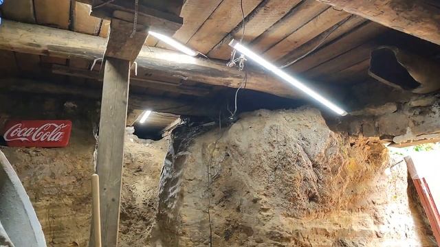 Продолжаю копать фундамент под домом. смотреть онлайн