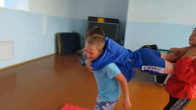 упражнения в тройке смотреть онлайн