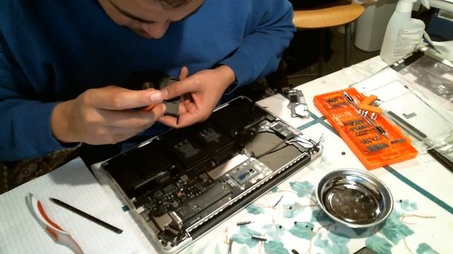 MacBook Pro A1502 Early 2015 Wont boot смотреть онлайн