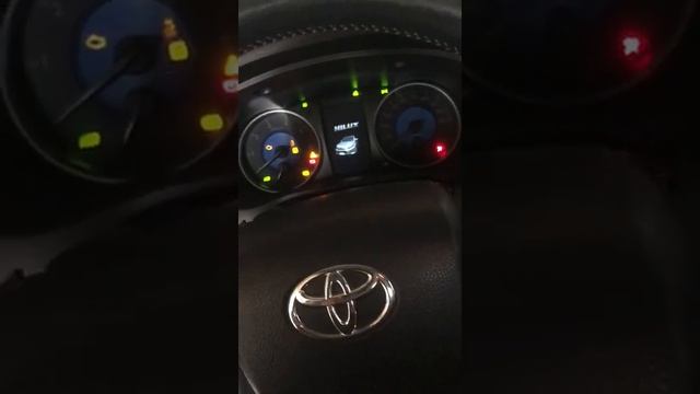 Хайлюкс тойота дизель,убираем ошибку о замене топливного фильтра. смотреть онлайн