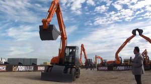 UMG E170W - российский колесный экскаватор