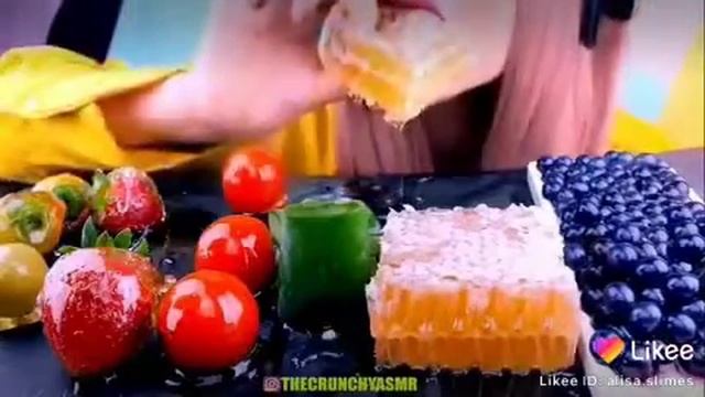 ASMR сладость ( мёд в сотах ) смотреть онлайн