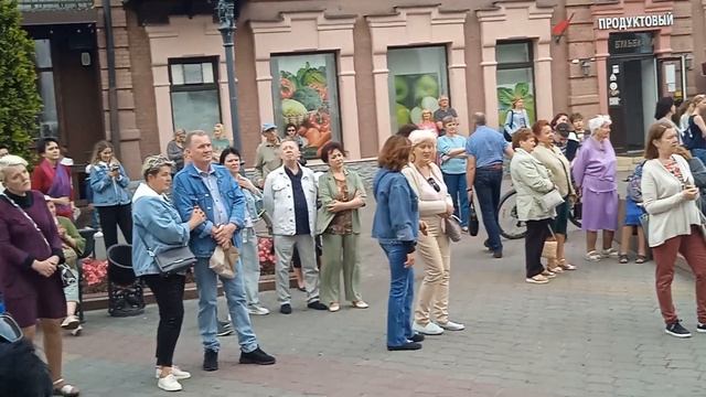 10.06.2023 Brest Belarus...Walks with Victoria ПОДПИСЫВАЙТЕСЬ НА МОЙ ЮТУБ КАНАЛ смотреть онлайн