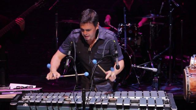 Vibraphone and congas by Alfredo Chacon - Caliente Corner смотреть онлайн