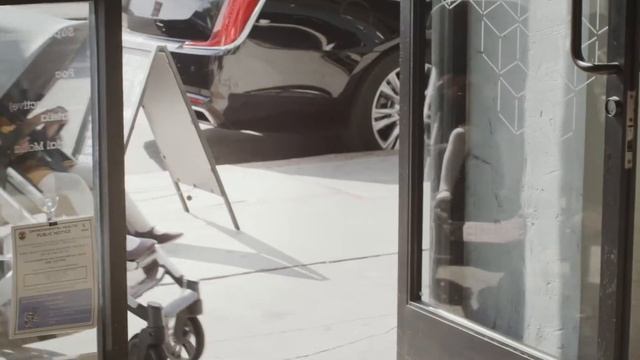 UPPAbaby Cruz V2 - стильная городская прогулочная коляска (АППАбеби Круз В2) смотреть онлайн