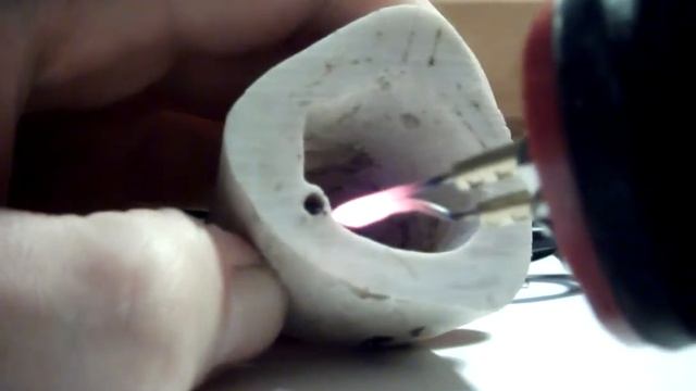 Выжигание по кости (Bone burning with Eagle Woodburner) смотреть онлайн