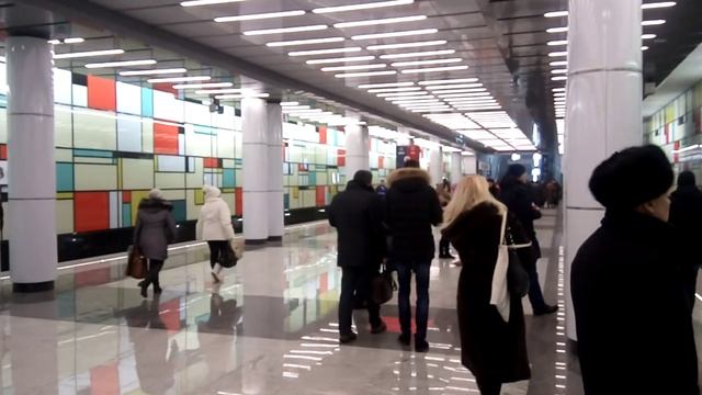 Станция метро Румянцево через несколько часов после открытия смотреть онлайн