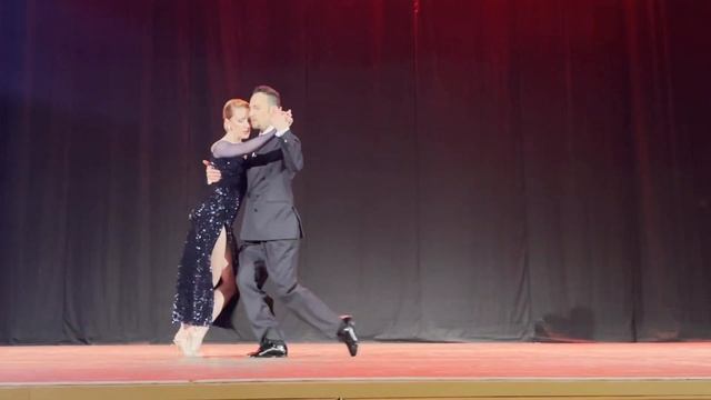 Tango escenario MANUEL BIANCHI Y MICHELA ELICIO смотреть онлайн